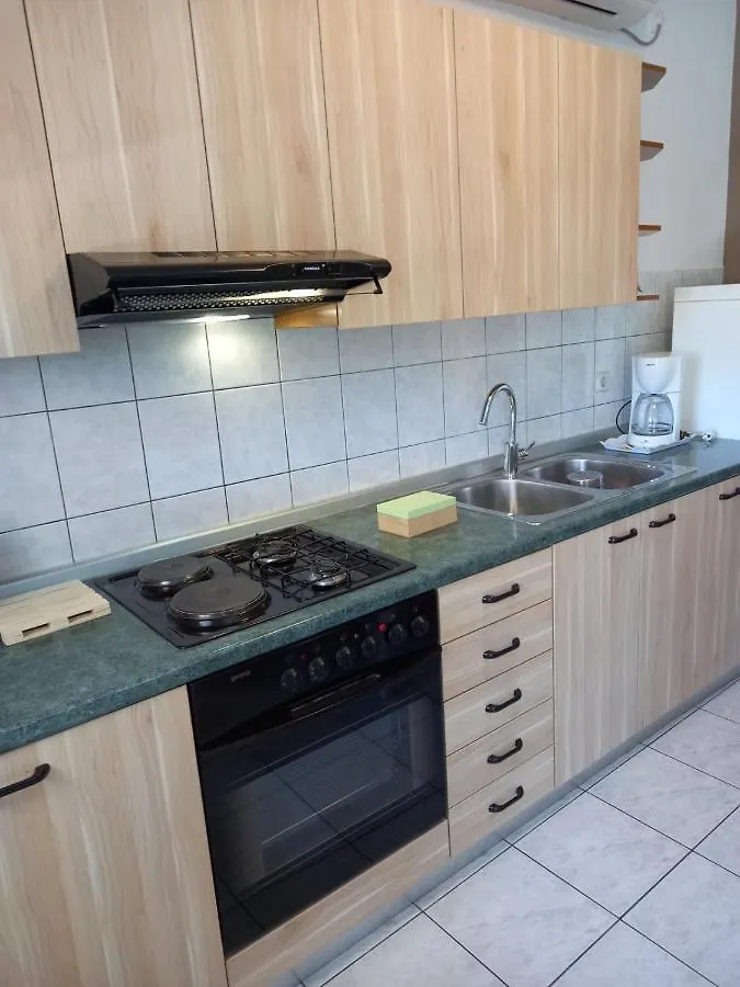 Apartman Katica Banjol Lägenhet